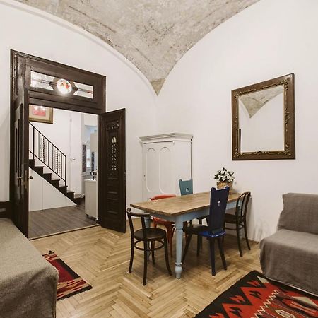 The Chapel - History, Tradition, Luxury Budapest Exteriör bild